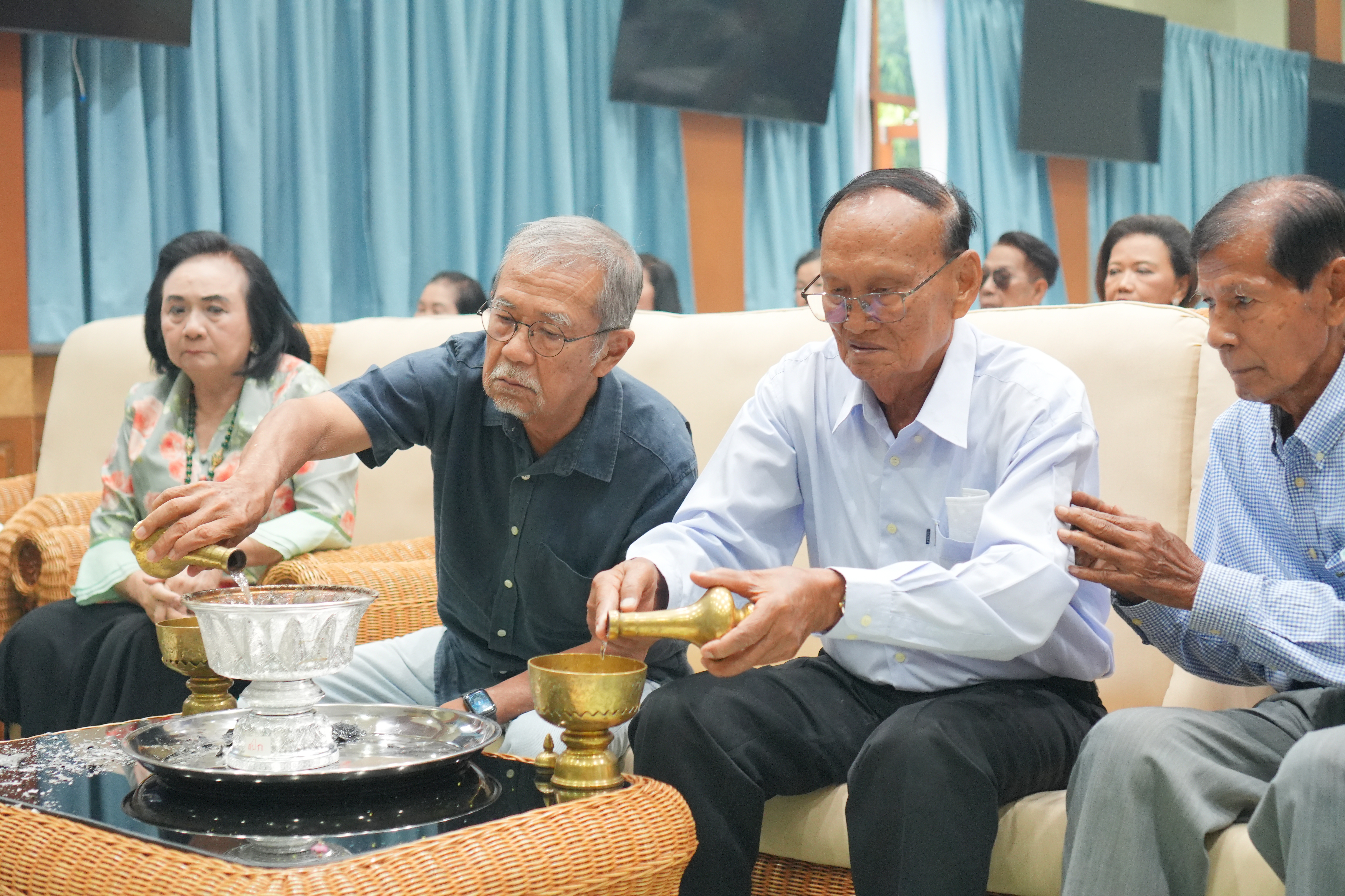 title - ชมรมผู้สูงอายุ ส.ป.ก. จัดพิธีทำบุญอุทิศส่วนกุศลให้ข้าราชการ/เจ้าหน้าที่ ส.ป.ก. ที่ล่วงลับไปแล้ว